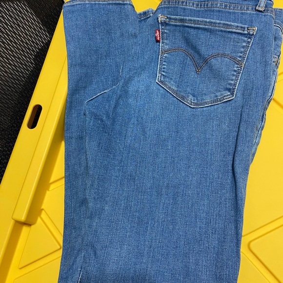 Levi Skinny Jeans Medium Blue - Picture 6 of 6